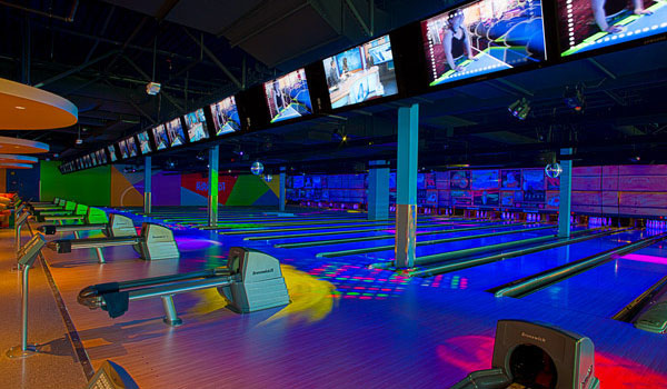 Edwards Technologies wählt Bose Professional Systeme für Round One Bowling &amp; Amusement Centers banner image