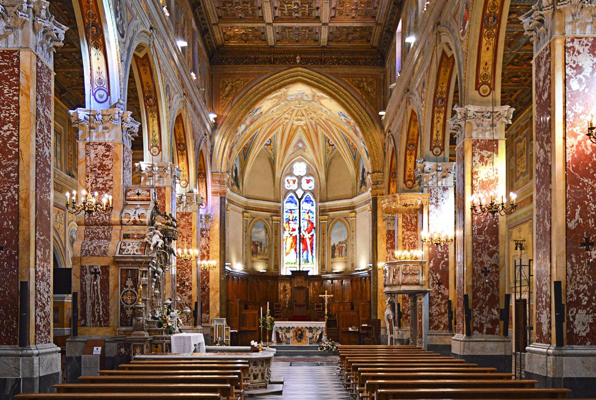 Bose Professional Intérieur de la cathédrale Notre-Dame d’Achiropita