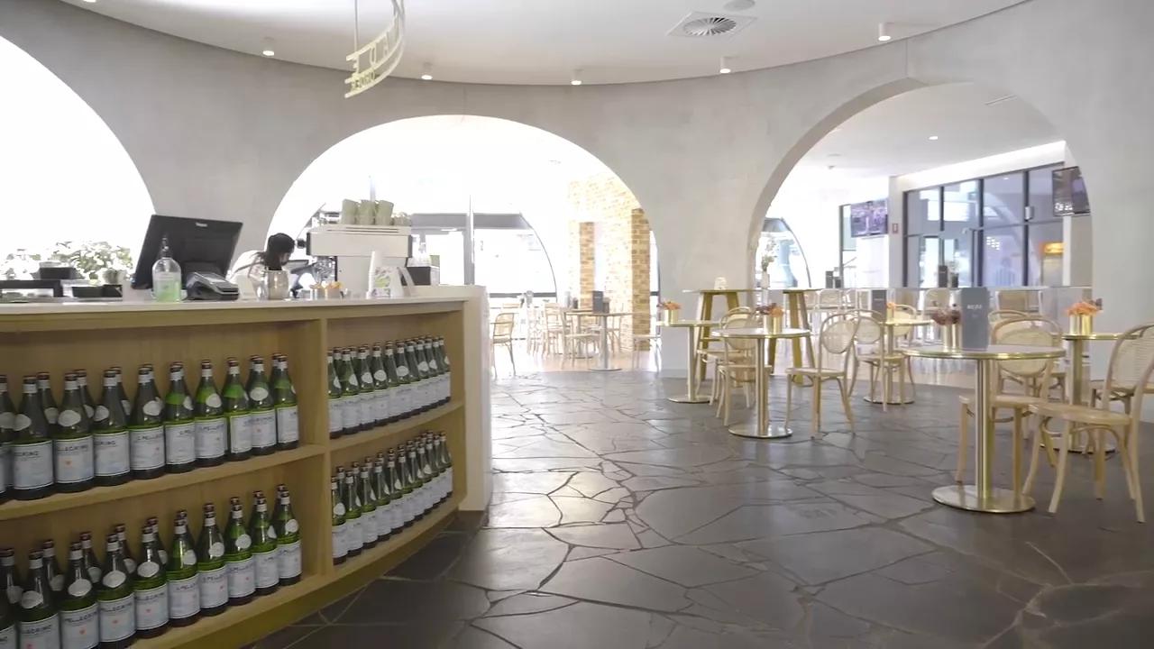 瑞兹酒店