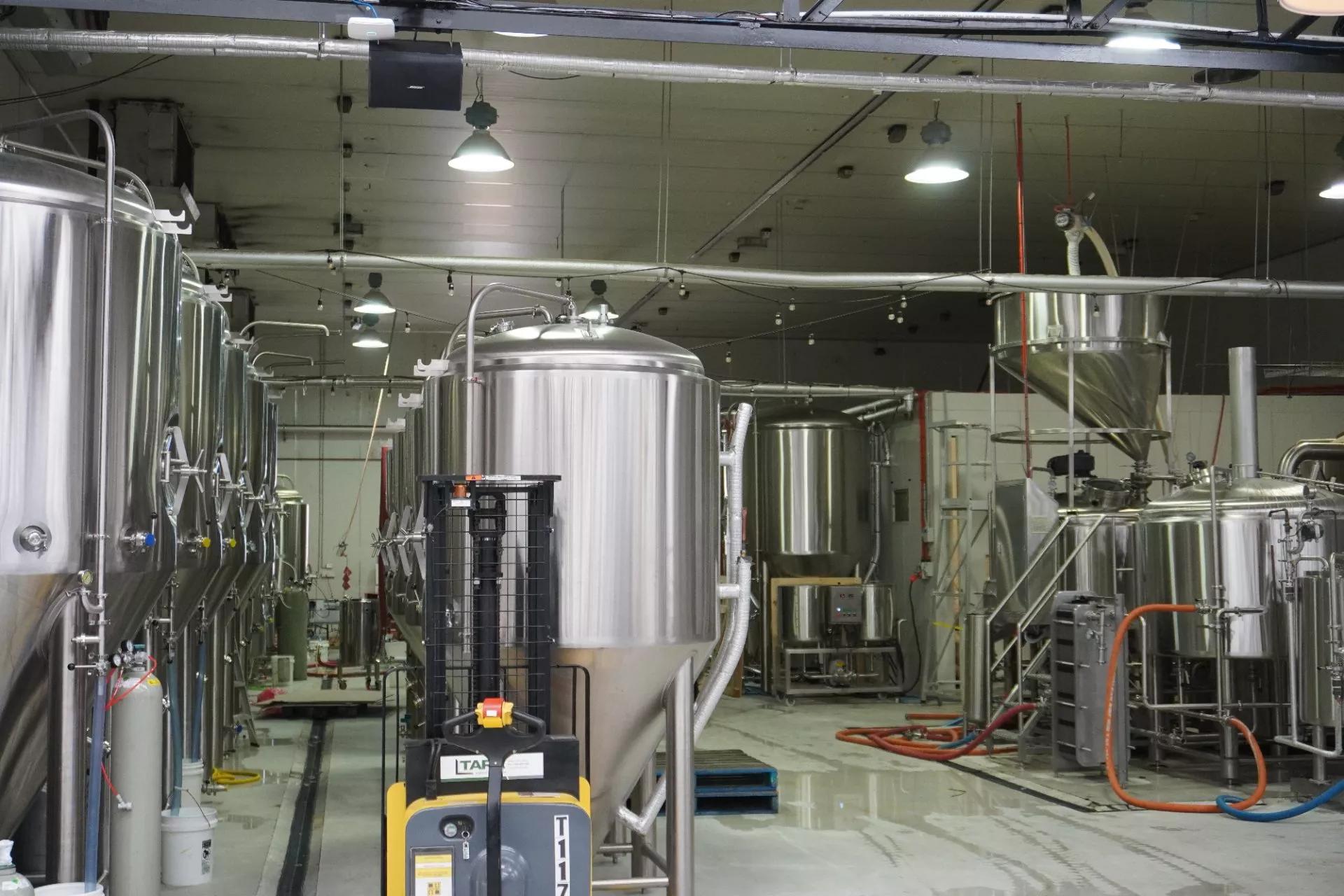 スリップストリームビール工場の醸造設備