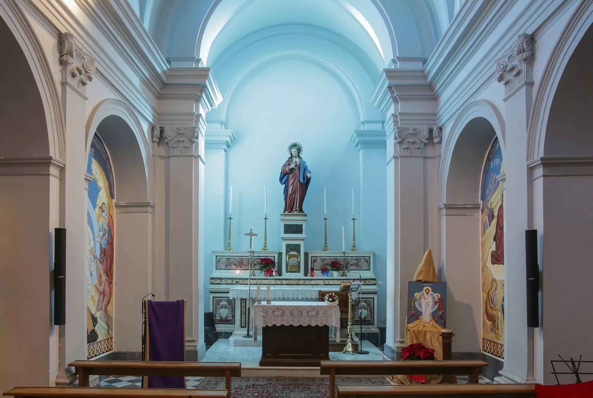 Bose Professional Intérieur de la cathédrale Notre-Dame d’Achiropita