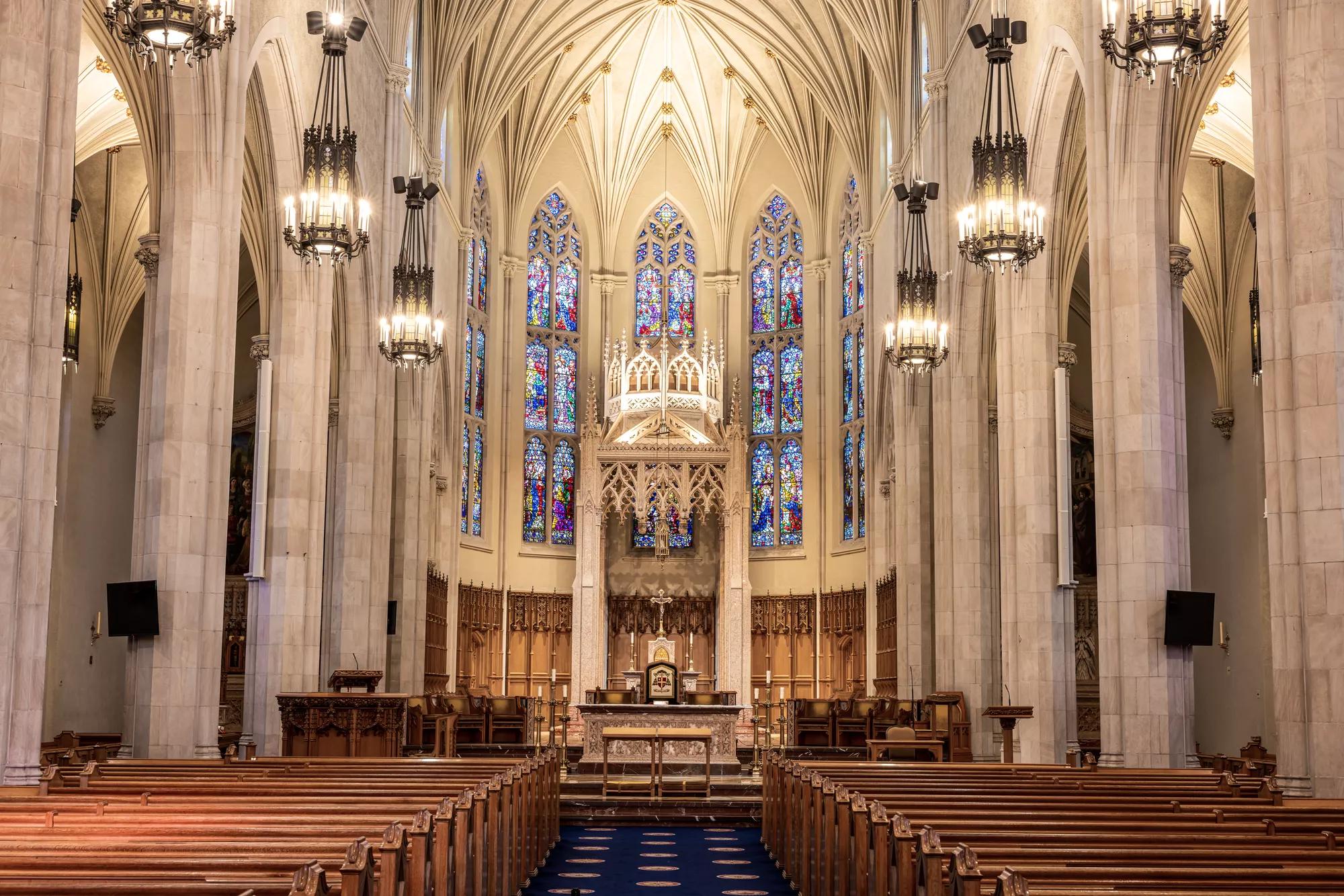 Intérieur de la basilique cathédrale