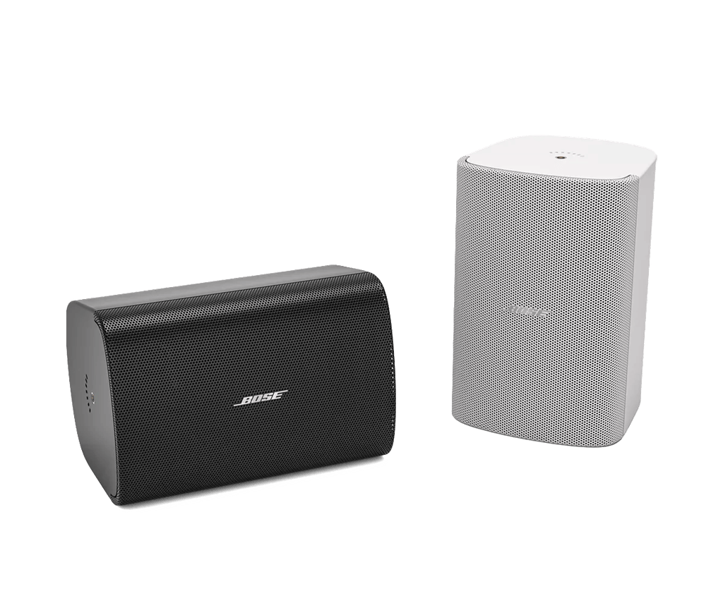 Bose Professional FreeSpace FS4SE, čierna a biela verzia vedľa seba