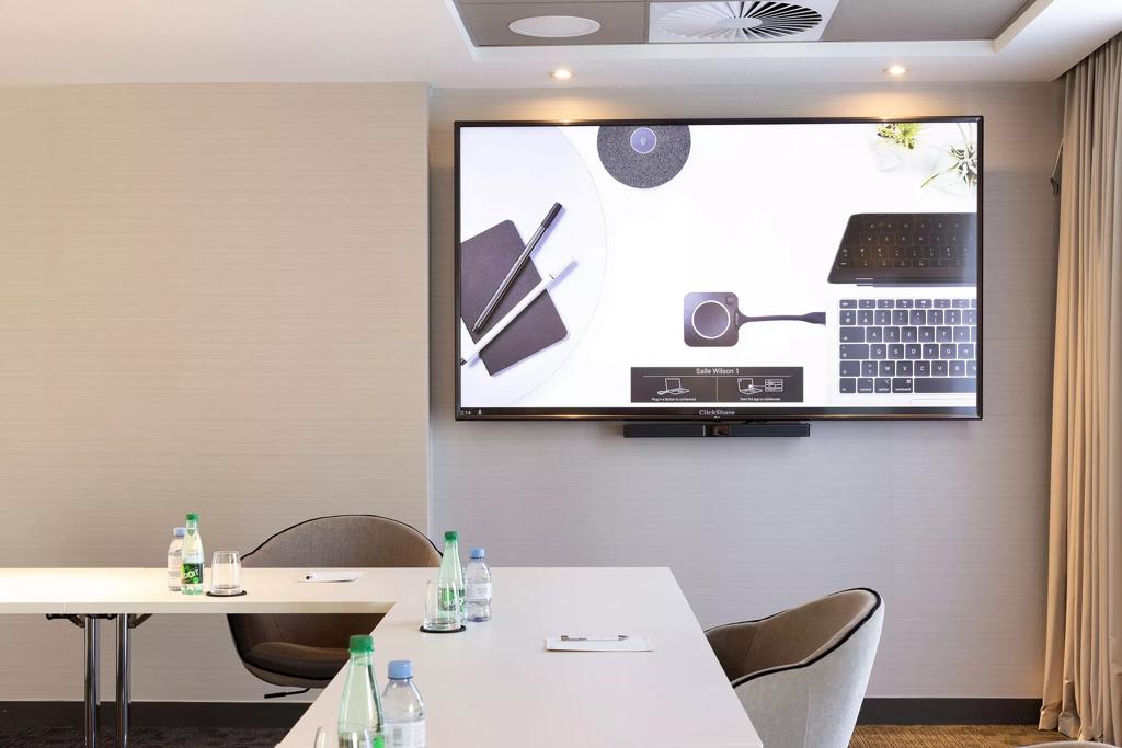 Naos hotel conference room